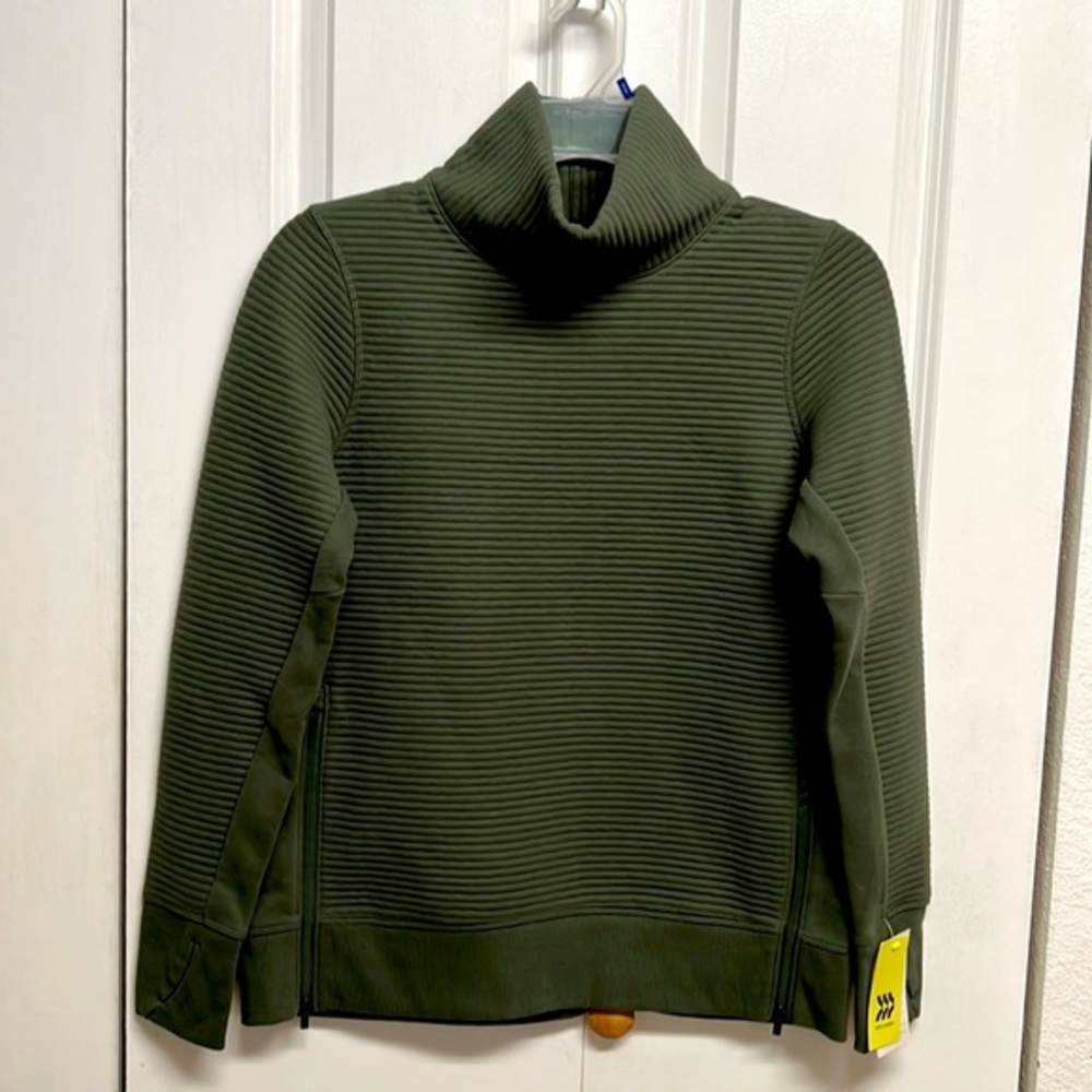 All In Motion Fern Green Quilted Pullover Thumbnail Cuff Top Size S NWT